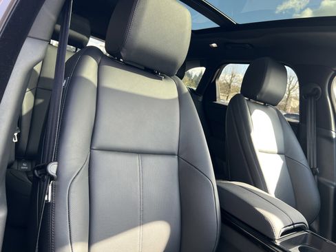 New 2025 Land Rover Range Rover Velar Dynamic SE AWD/4WD image 6