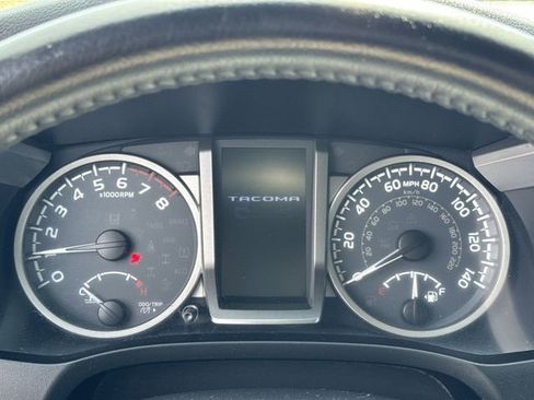 Used 2019 Toyota Tacoma Limited image 15