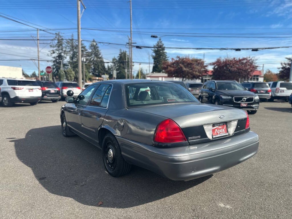 Used 2004 Ford Crown Victoria Police Interceptor RWD image 9