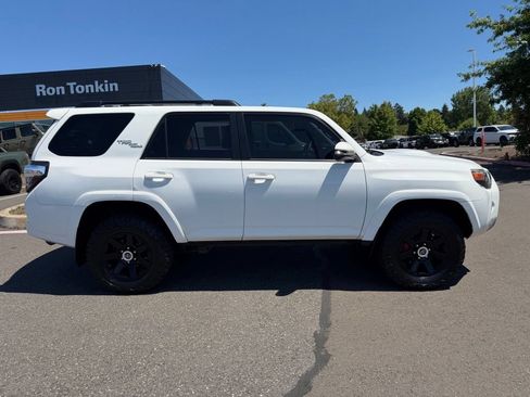Used 2020 Toyota 4Runner TRD Off-Road Premium w/ Moonroof Package AWD/4WD image 8