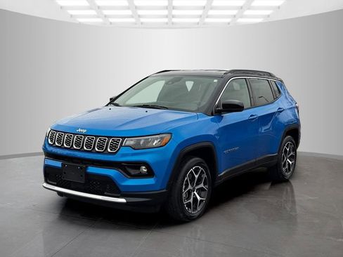 Certified 2025 Jeep Compass Limited image 3