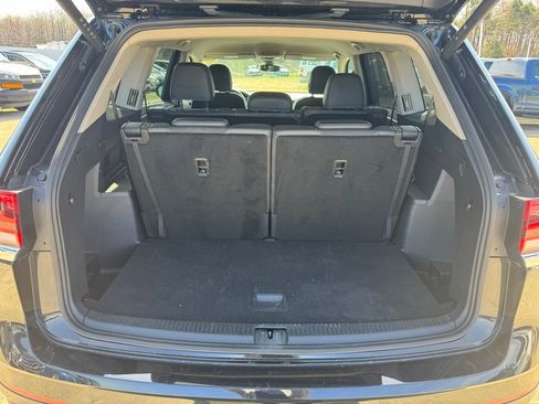Used 2025 Volkswagen Atlas SE image 11