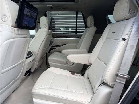 Used 2026 Cadillac Escalade Platinum Sport w/ LPO, ONYX Package AWD/4WD image 15