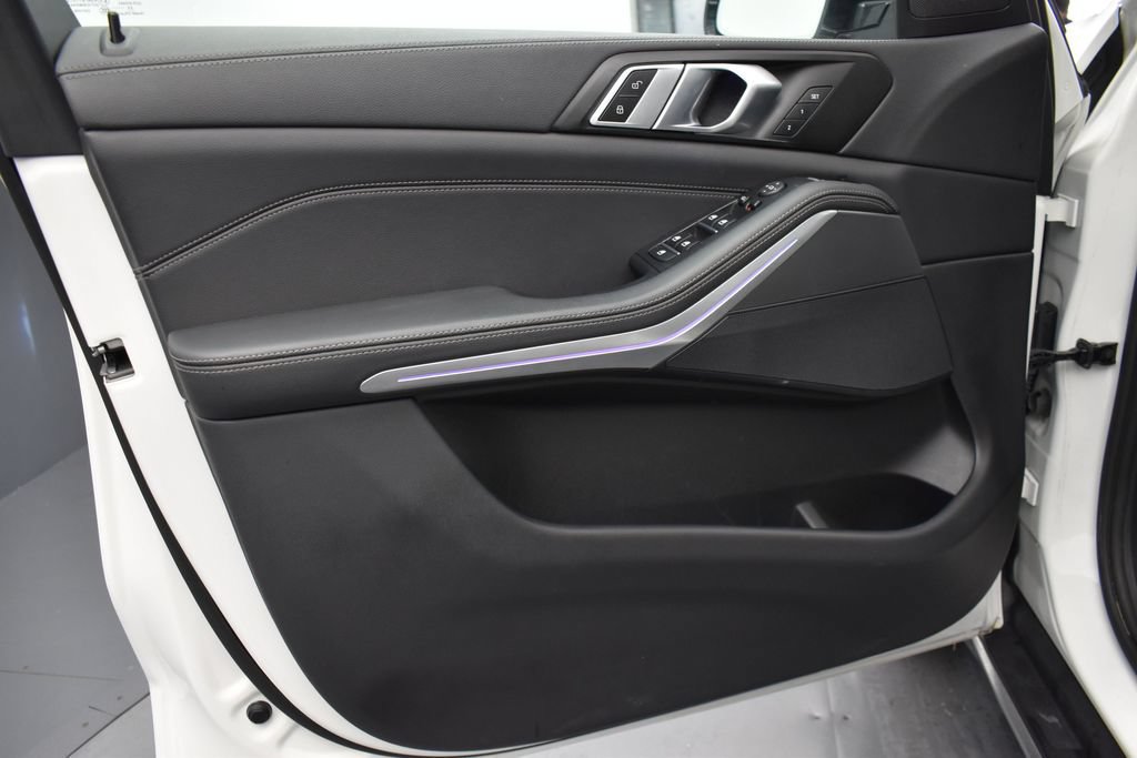 Used 2022 BMW X5 xDrive40i AWD/4WD image 5