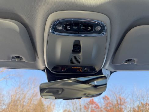 Used 2020 Volvo S60 T5 Momentum image 21