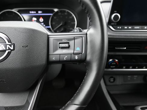 Used 2025 Nissan Rogue SV AWD/4WD image 18