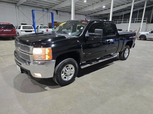Used 2008 Chevrolet Silverado 2500 LTZ w/ Suspension Package, Off-Road AWD/4WD image 2