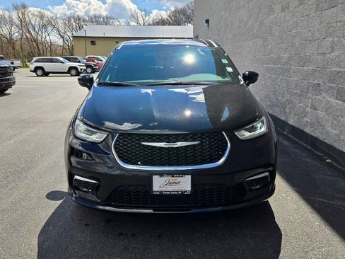 Used 2026 Chrysler Pacifica Select FWD image 8