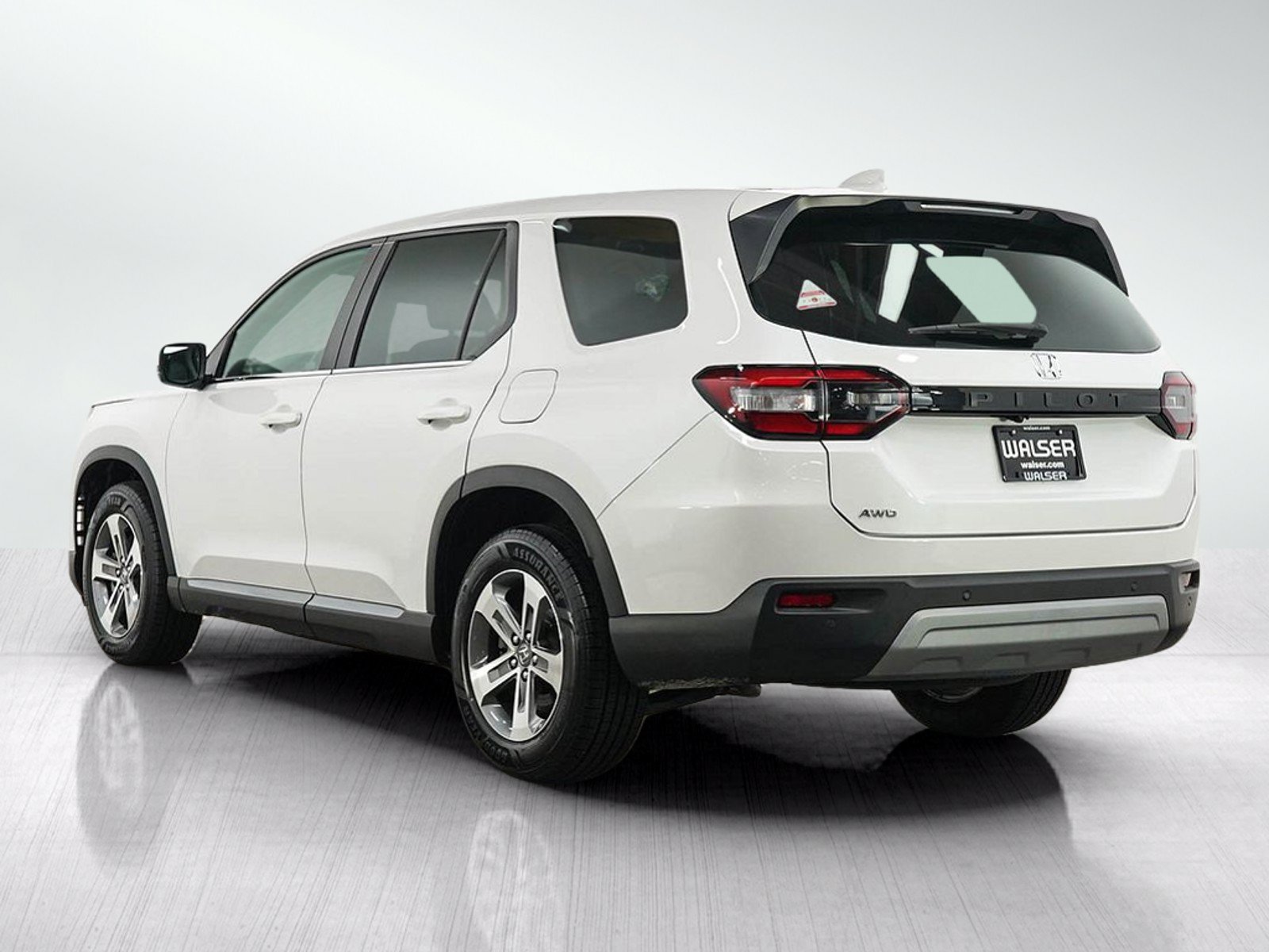 Used 2023 Honda Pilot EX-L image 3