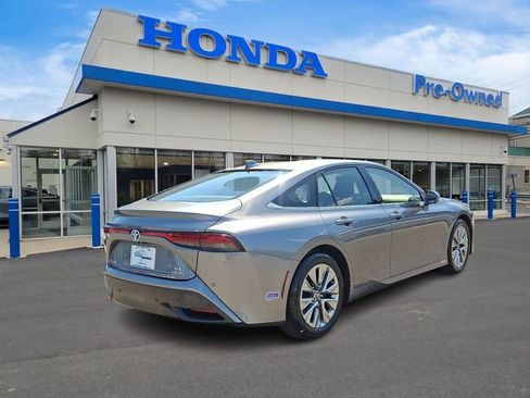 Used 2022 Toyota Mirai XLE w/ Advanced Technology Package image 4
