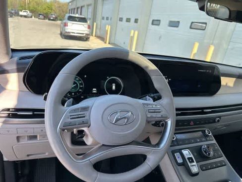 Used 2023 Hyundai Palisade Limited w/ Cargo Package image 6