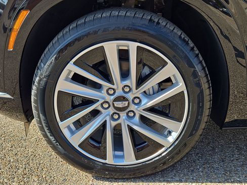 New 2026 Cadillac Vistiq Luxury w/ LPO, Floor Liner Package image 11