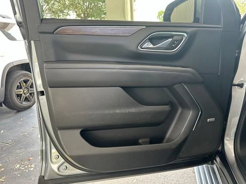 Used 2023 Chevrolet Tahoe High Country AWD/4WD image 11