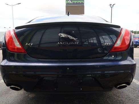 Used 2016 Jaguar XJ R-Sport RWD image 12