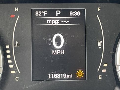 Used 2015 Jeep Renegade Latitude FWD image 15