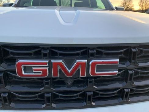 New 2025 GMC Canyon Elevation w/ Convenience Package image 10