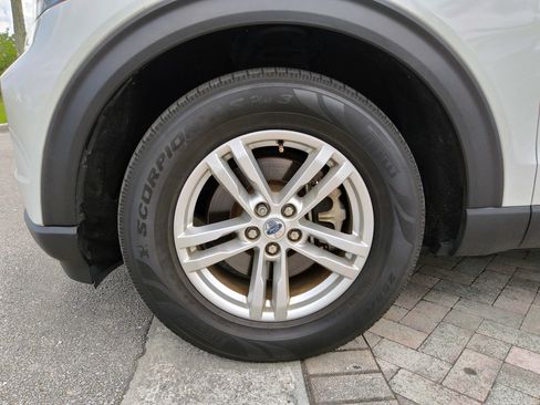 Used 2020 Ford Explorer XLT RWD image 52