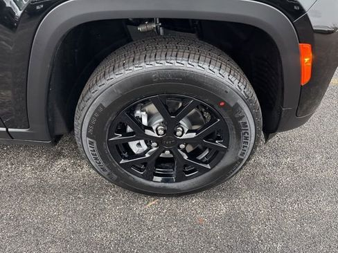 New 2025 Jeep Grand Cherokee Altitude w/ Trailer Tow Package image 12