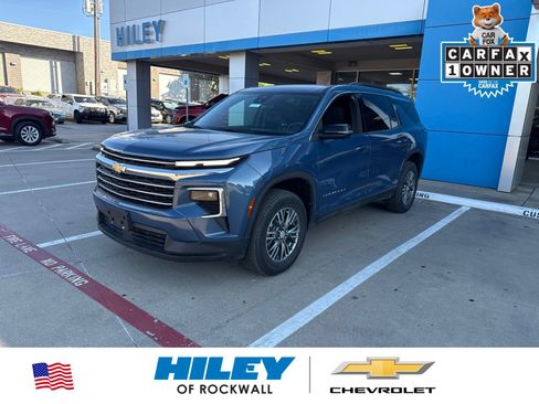 Used 2024 Chevrolet Traverse LT FWD image 1