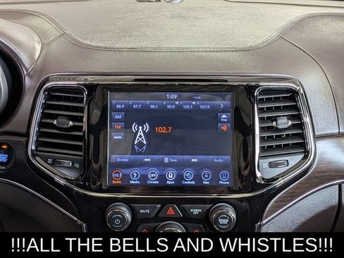 Used 2019 Jeep Grand Cherokee Overland AWD/4WD image 27