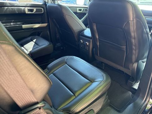 Used 2022 Ford Explorer XLT w/ Equipment Group 202A image 21