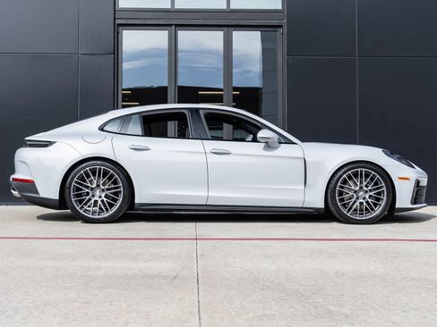 Certified 2026 Porsche Panamera RWD image 12
