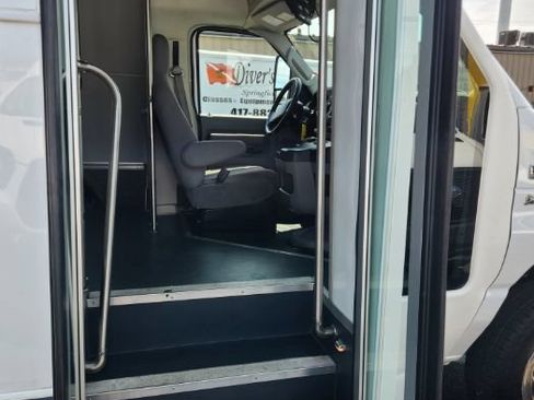 Used 2015 Ford E-350 and Econoline 350 Super Duty RWD image 27