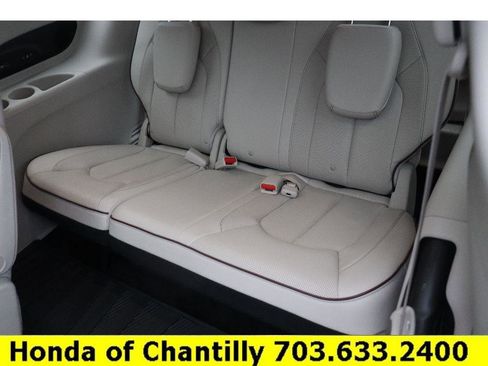 Used 2019 Chrysler Pacifica Limited w/ Advanced Safetytec Group image 26