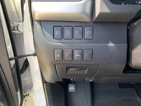 Used 2018 Toyota Highlander Limited image 35