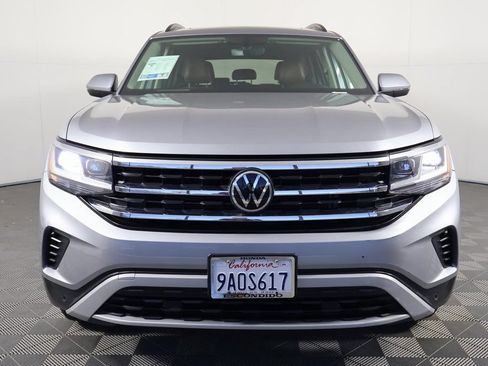 Used 2022 Volkswagen Atlas SE w/ Panoramic Sunroof Package FWD image 2