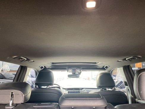 Used 2023 Jeep Grand Cherokee Altitude image 17