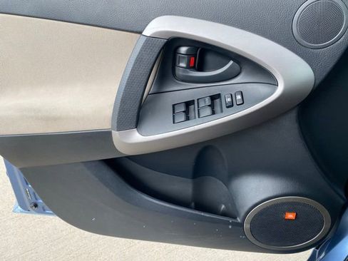 Used 2006 Toyota RAV4 Limited image 13