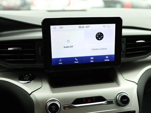 Used 2020 Ford Explorer XLT w/ Comfort Package image 18