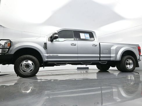 Used 2020 Ford F350 Lariat w/ Lariat Value Package image 50