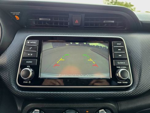 Used 2021 Nissan Kicks S FWD image 30
