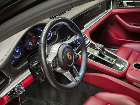 Used 2018 Porsche Panamera 4S image 18