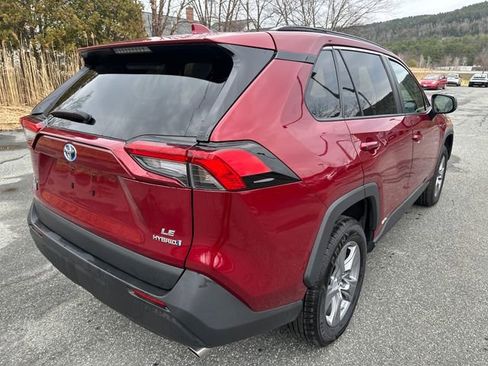Used 2022 Toyota RAV4 LE AWD/4WD image 5