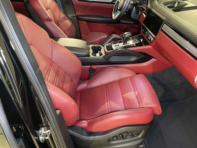 Used 2023 Porsche Cayenne S AWD/4WD image 21