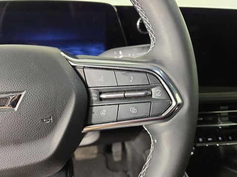 Used 2024 Chevrolet Traverse LT w/ Midnight/Sport Edition image 24