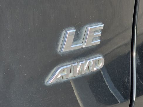 Used 2021 Toyota RAV4 LE AWD/4WD image 11