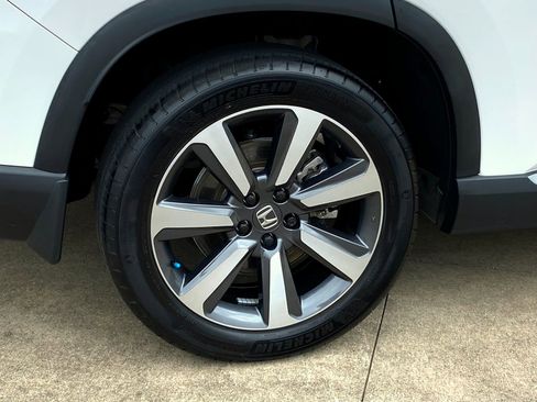 Used 2023 Honda Pilot Touring image 8