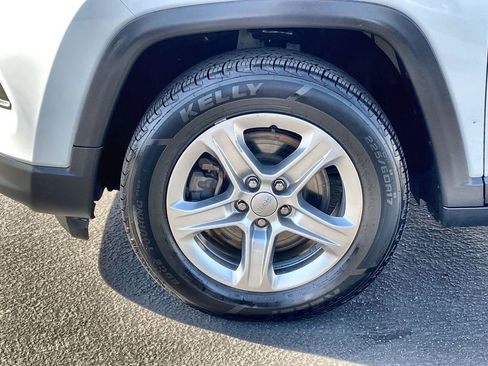 Used 2023 Jeep Compass Latitude AWD/4WD image 31