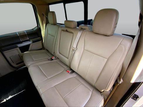 Used 2019 Ford F150 Lariat w/ Equipment Group 502A Luxury AWD/4WD image 21