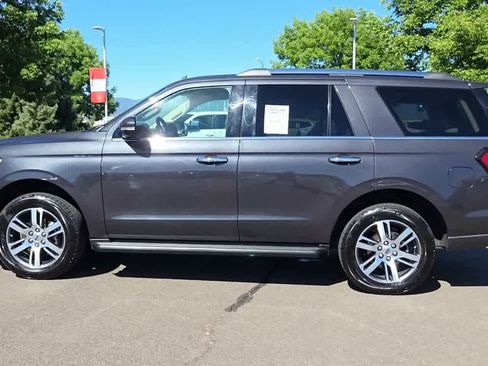 Used 2024 Ford Expedition Limited AWD/4WD image 5