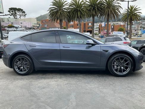 Used 2023 Tesla Model 3 Standard Range RWD image 3