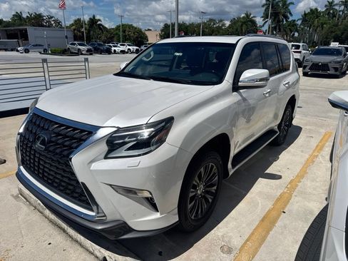 Used 2023 Lexus GX 460 Premium w/ Accessory Package AWD/4WD image 2