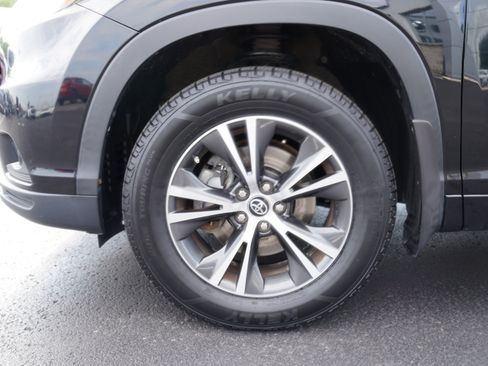 Used 2016 Toyota Highlander XLE AWD/4WD image 15