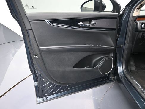 Used 2023 Lincoln Nautilus Reserve image 11