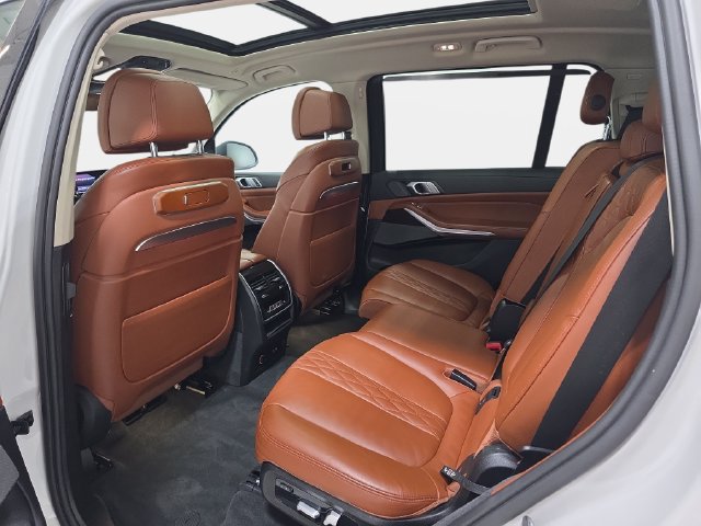 Used 2023 BMW X7 xDrive40i AWD/4WD image 12