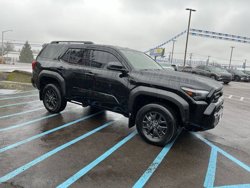 Used 2025 Toyota 4Runner SR5 image 7